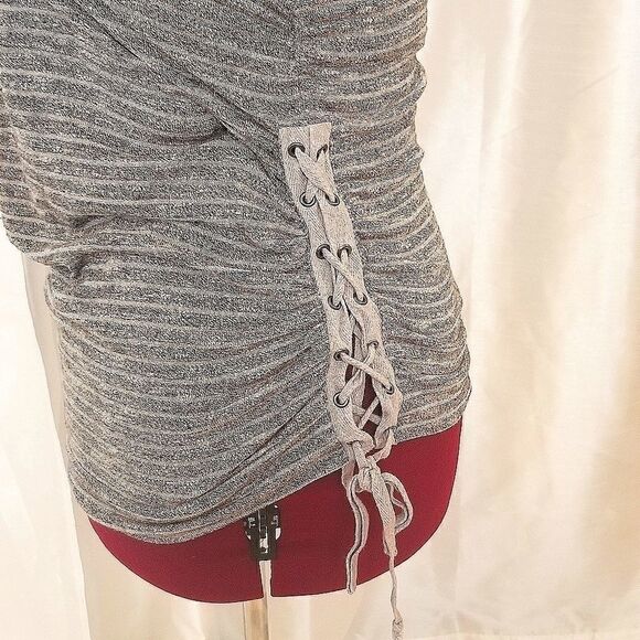 Isabel Maternity by Ingrid & Isabel T-Shirt - Picture 6 of 6